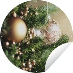 Cercle De Jardin Gros Plan De Boules De Noël Dans Un Sapin De Noël - 60x60 Cm - Affiche Ronde De Jardin - Extérieur