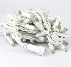 Éclairage De Noël à LED - 5 Mètres - 50 Points Lumineux - Étanche - Blanc Chaud 2700K - Qualité Professionnelle - Câble En Caoutchouc Witte - Connectable - 3 Watts - Économe En énergie Et Durable -Jingle Bells Boutique 1200x1137 7