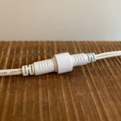 Éclairage De Noël à LED - 10 Mètres Liables - 100 Points Lumineux - IP65 étanche - Blanc Chaud 2700K - Câble En Caoutchouc De Haute Qualité - Économe En énergie 6W - Incl. Fiche -Jingle Bells Boutique 1200x1200 202