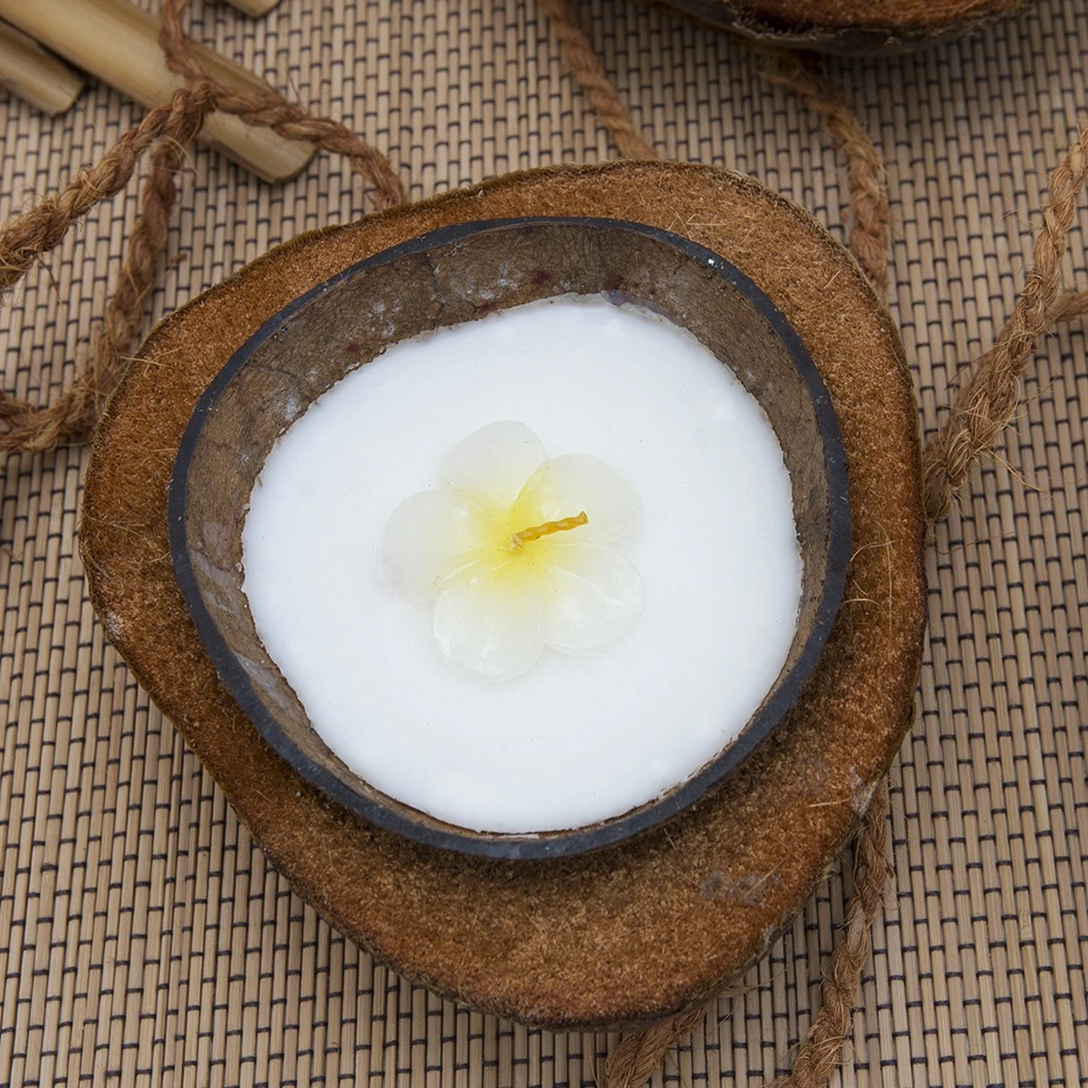 Balivie - Bougie - Bougie Parfumée - Bougie Coco - En Peel - Baliflower - Wit - Aroma Coco - Décoration De Noël 4 Balivie - Bougie - Bougie Parfumée - Bougie Coco - En Peel - Baliflower - Wit - Aroma Coco - Décoration De Noël – Image 2