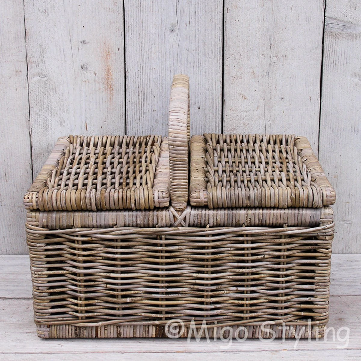 MigoStyling - Panier Picnic - Avec Anse - Canne - Rotin - L53 X Br35 X H27 Cm - Deux Rabats - Décoration - Cadeau De Noël - Pique-nique 2 MigoStyling - Panier Picnic - Avec Anse - Canne - Rotin - L53 X Br35 X H27 Cm - Deux Rabats - Décoration - Cadeau De Noël - Pique-nique