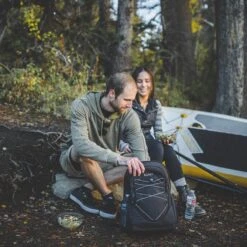 Sac à Dos Isotherme (25L) - 28 Canettes - Sac à Lunch Pour Dames, Hommes Et Enfants - Sac De Pique-nique - Sinterklaas Et Cadeau De Noël Pour Adultes - Zwart -Jingle Bells Boutique 1200x1200 646