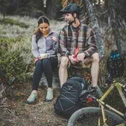 Sac à Dos Isotherme (25L) - 28 Canettes - Sac à Lunch Pour Dames, Hommes Et Enfants - Sac De Pique-nique - Sinterklaas Et Cadeau De Noël Pour Adultes - Zwart -Jingle Bells Boutique 1200x1200 647