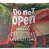 Coussins D'extérieur - Jardin - Citation Pour La Maison à Noël 'Ne Pas Ouvrir Avant Noël' Sur Fond Avec Un Cadeau - 60x40 Cm