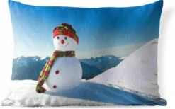 Coussins D'extérieur - Jardin - Une Poupée De Noël Dans Le Paysage Enneigé Pendant L'hiver - 50x30 Cm