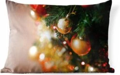 Coussins D'extérieur - Jardin - Les Boules Rouge Et Or Brillantes Sur Une Branche D'arbre De Noël - 50x30 Cm