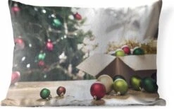 Coussins D'extérieur - Jardin - Les Boules De Noël Avec Un Sapin De Noël En Arrière-plan - 50x30 Cm