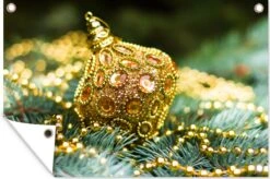 Boule De Noël Détaillée Dans Un Arbre De Noël Affiche De Jardin Toile En Vrac 60x40 Cm - Petit - Toile De Jardin / Toile D'extérieur / Peintures Pour L'extérieur (décoration De Jardin) -Jingle Bells Boutique 1200x795 3