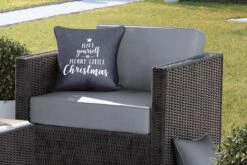 Coussins D'extérieur - Jardin - Citation Noël Passez Un Joyeux Petit Noël Sur Fond Noir - 40x40 Cm 11 Coussins D'extérieur - Jardin - Citation Noël Passez Un Joyeux Petit Noël Sur Fond Noir - 40x40 Cm -Jingle Bells Boutique 1200x800 1028