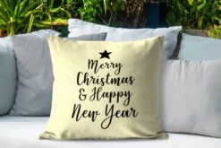 Coussins D'extérieur - Jardin - Citation De Noël Merry Christmas & Happy New Year Sur Fond Jaune - 60x60 Cm -Jingle Bells Boutique 1200x800 1072