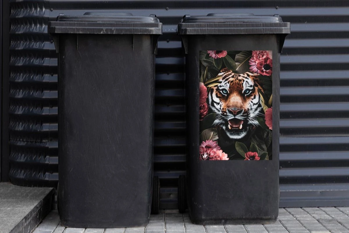 Sticker Conteneur TigreIllustrations De Noël - Tête De Tigre Entre Les Fleurs Roses 4 Sticker Conteneur TigreIllustrations De Noël - Tête De Tigre Entre Les Fleurs Roses – Image 2