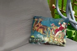 Coussins D'extérieur - Jardin - Père Noël Vintage Avec Traîneau Volant - 50x30 Cm -Jingle Bells Boutique 1200x800 1166