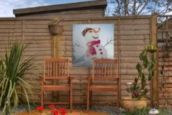 Posters De Posters De Jardin Un Bonhomme De Neige Avec Le Soleil Derrière Lui Crée Une Ambiance De Noël - 50x50 Cm - Toile Jardin - Poster Extérieur -Jingle Bells Boutique 1200x800 1199