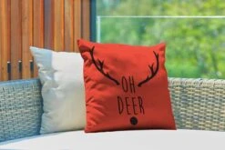 Coussins D'extérieur - Jardin - Citation De Noël Oh Cerf Sur Fond Rouge - 45x45 Cm -Jingle Bells Boutique 1200x800 1218