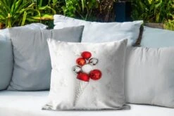 Coussins D'extérieur - Jardin - Les Boules De Sapin De Noël En Forme De Glace - 50x50 Cm -Jingle Bells Boutique 1200x800 1253