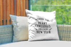 Coussins D'extérieur - Jardin - Citation De Noël Je Vous Souhaite Un Joyeux Noël Avec Un Fond Blanc - 50x50 Cm -Jingle Bells Boutique 1200x800 1273