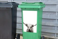 Autocollant De Conteneur Scottish HighlanderIllustrations De Noël - Highlander écossais Sur Fond Blanc -Jingle Bells Boutique 1200x800 1456