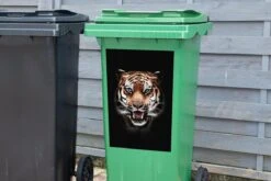 Sticker Conteneur TigreIllustrations De Noël - Tête De Tigre Sur Fond Noir -Jingle Bells Boutique 1200x800 1465