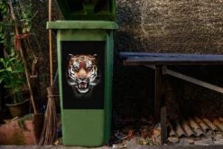 Sticker Conteneur TigreIllustrations De Noël - Tête De Tigre Sur Fond Noir -Jingle Bells Boutique 1200x800 1467