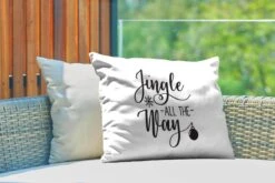 Coussins D'extérieur - Jardin - Citation De Noël Jingle Tout Le Chemin Avec Un Fond Blanc - 60x40 Cm -Jingle Bells Boutique 1200x800 1532