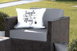 Coussins D'extérieur - Jardin - Citation De Noël Jingle Tout Le Chemin Avec Un Fond Blanc - 60x40 Cm -Jingle Bells Boutique 1200x800 1534