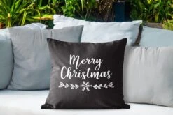 Coussins D'extérieur - Jardin - Citation De Noël Joyeux Noël Sur Fond Noir - 50x50 Cm 10 Coussins D'extérieur - Jardin - Citation De Noël Joyeux Noël Sur Fond Noir - 50x50 Cm -Jingle Bells Boutique 1200x800 1545