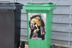 Autocollant De Récipient Maîtres AnciensIllustrations De Noël - Fille Avec Une Boucle D'oreille De Perle Par Le Maître Ancien Johannes Vermeer Sur Un Fond D'imprimé. -Jingle Bells Boutique 1200x800 1642