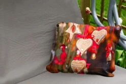 Coussins D'extérieur - Jardin - La Décoration Coeur Suspendu Sur Le Marché De Trente à Noël - 60x40 Cm -Jingle Bells Boutique 1200x800 1661