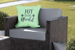 Coussins D'extérieur - Jardin - Citation De Noël Joy Au Monde Sur Fond Vert - 45x45 Cm 11 Coussins D'extérieur - Jardin - Citation De Noël Joy Au Monde Sur Fond Vert - 45x45 Cm -Jingle Bells Boutique 1200x800 1702
