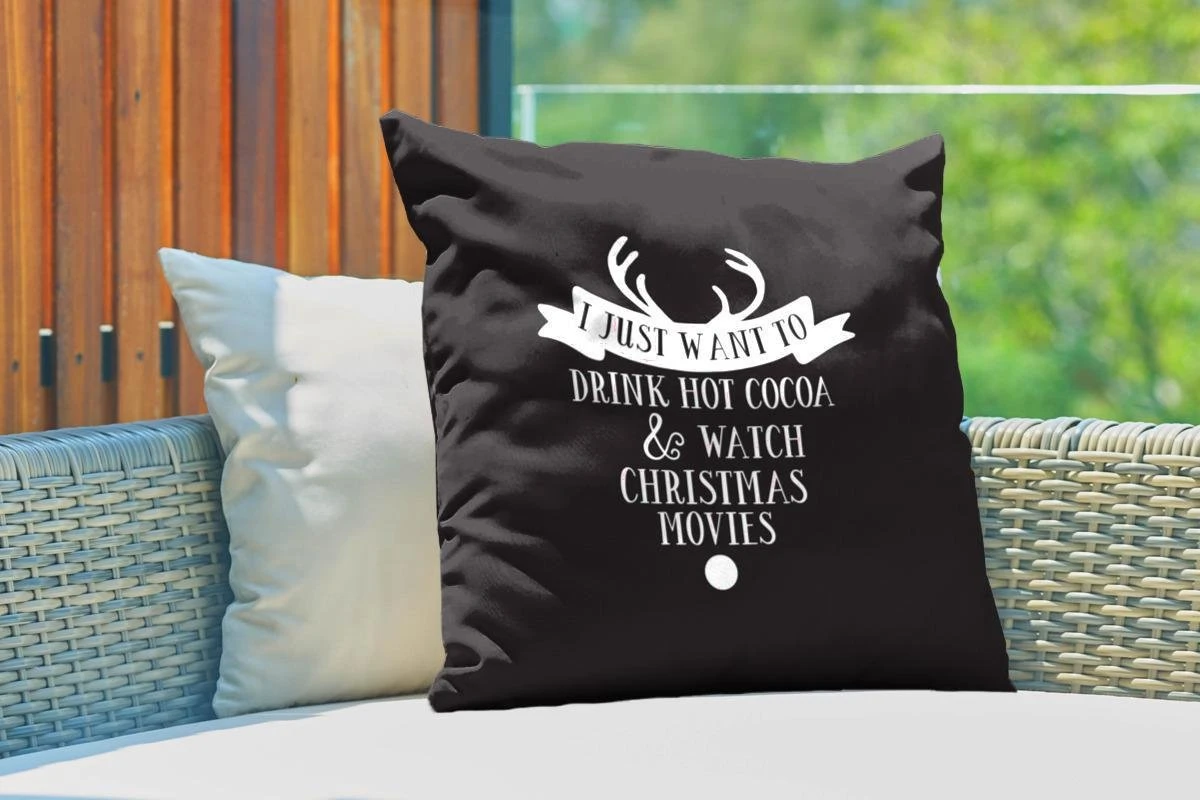 Coussins D'extérieur - Jardin - Citation De Noël Je Veux Juste Boire Un Chocolat Chaud Avec Un Fond Noir - 60x60 Cm 5 Coussins D'extérieur - Jardin - Citation De Noël Je Veux Juste Boire Un Chocolat Chaud Avec Un Fond Noir - 60x60 Cm – Image 3