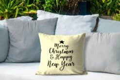 Coussins D'extérieur - Jardin - Citation De Noël Joyeux New & Happy Année Sur Fond Jaune - 40x40 Cm -Jingle Bells Boutique 1200x800 1768