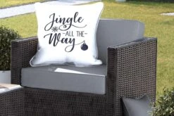 Coussins D'extérieur - Jardin - Citation De Noël Jingle All Way Sur Fond Blanc - 60x60 Cm 11 Coussins D'extérieur - Jardin - Citation De Noël Jingle All Way Sur Fond Blanc - 60x60 Cm -Jingle Bells Boutique 1200x800 1777