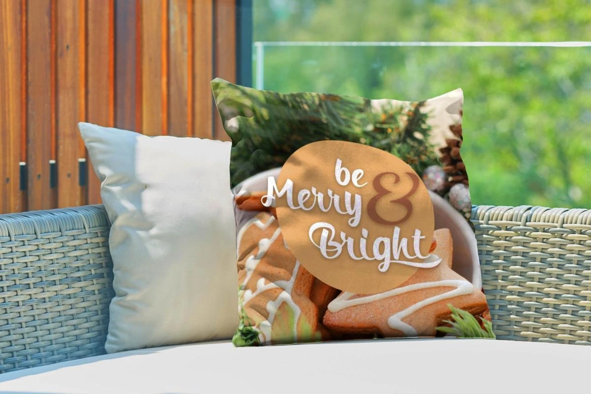 Coussins D'extérieur - Jardin - Citation Pour La Maison Pendant Noël 'Soyez Joyeux Et Lumineux' Sur Un Fond Avec Des Biscuits De Noël - 50x50 Cm 5 Coussins D'extérieur - Jardin - Citation Pour La Maison Pendant Noël 'Soyez Joyeux Et Lumineux' Sur Un Fond Avec Des Biscuits De Noël - 50x50 Cm – Image 3