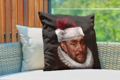 Sierkussen D'extérieur - Willem Van Oranje - Chapeau - Noël - 60x60 Cm - Résistant Aux Intempéries -Jingle Bells Boutique 1200x800 1823
