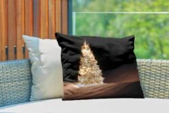 Coussins D'extérieur - Jardin - Un Sapin De Noël Illuminé La Nuit - 60x40 Cm -Jingle Bells Boutique 1200x800 1839