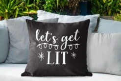 Coussins D'extérieur - Jardin - Citation De Noël Allumons - Nous Sur Fond Noir - 60x60 Cm 10 Coussins D'extérieur - Jardin - Citation De Noël Allumons - Nous Sur Fond Noir - 60x60 Cm -Jingle Bells Boutique 1200x800 1864