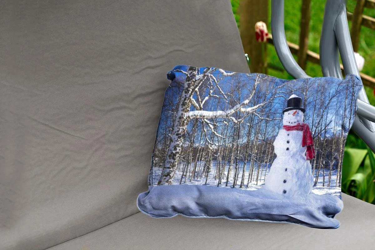 Coussins D'extérieur - Jardin - Une Poupée Enneigée à Anchorage En Alaska à Noël - 60x40 Cm 4 Coussins D'extérieur - Jardin - Une Poupée Enneigée à Anchorage En Alaska à Noël - 60x40 Cm – Image 2