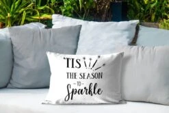 Coussins D'extérieur - Jardin - Citation De Noël C'est La Saison De Scintiller Sur Fond Blanc - 50x30 Cm -Jingle Bells Boutique 1200x800 1904