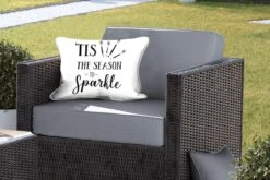 Coussins D'extérieur - Jardin - Citation De Noël C'est La Saison De Scintiller Sur Fond Blanc - 50x30 Cm -Jingle Bells Boutique 1200x800 1905