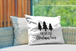 Coussins D'extérieur - Jardin - Citation De Noël Fraîchement Coupés Sur Fond Blanc - 60x40 Cm -Jingle Bells Boutique 1200x800 1931