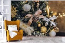 Papier Peint Photo Vinyle - Un Gros Plan De Décorations De Noël Du Sapin De Noël Largeur 600 Cm X Hauteur 400 Cm - Tirage Photo Sur Papier Peint (disponible En 7 Tailles) -Jingle Bells Boutique 1200x800 194