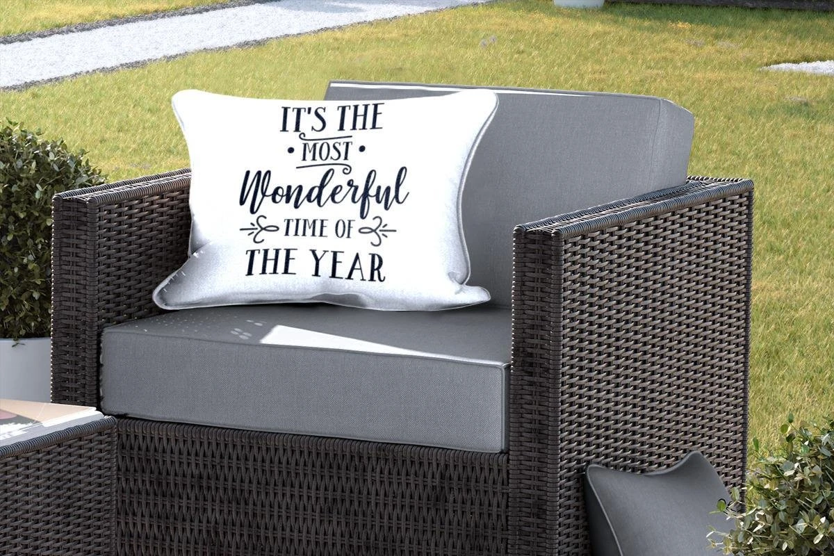 Coussins D'extérieur - Jardin - Citation De Noël C'est La Plus Belle Période De L'année Sur Fond Blanc - 60x40 Cm 7 Coussins D'extérieur - Jardin - Citation De Noël C'est La Plus Belle Période De L'année Sur Fond Blanc - 60x40 Cm – Image 5