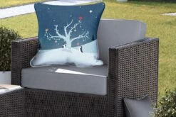 Coussins D'extérieur - Jardin - Illustration De Deux Pingouins Décorant Un Sapin De Noël - 60x60 Cm 11 Coussins D'extérieur - Jardin - Illustration De Deux Pingouins Décorant Un Sapin De Noël - 60x60 Cm -Jingle Bells Boutique 1200x800 1949