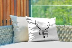 Coussins D'extérieur - Jardin - Citation Mangez, Buvez Et Soyez Joyeux Décoration Murale Noël Blanc - 50x30 Cm -Jingle Bells Boutique 1200x800 1967