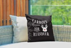 Coussins D'extérieur - Jardin - Citation Carottes Pour Renne Décoration Murale Noël Noir - 40x40 Cm -Jingle Bells Boutique 1200x800 1975