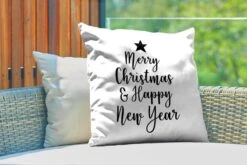 Coussins D'extérieur - Jardin - Citation De Noël Merry Christmas & Happy New Year Sur Fond Blanc - 60x60 Cm -Jingle Bells Boutique 1200x800 1999