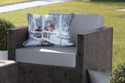 Coussins D'extérieur - Jardin - Un Renne Dans Le Village Du Père Noël En Finlande - 60x40 Cm 11 Coussins D'extérieur - Jardin - Un Renne Dans Le Village Du Père Noël En Finlande - 60x40 Cm -Jingle Bells Boutique 1200x800 2013