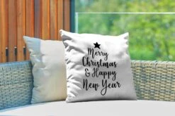 Coussins D' Extérieur - Jardin - Citation De Noël Joyeux Noël Et Happy Année Sur Un Fond Blanc - 45x45 Cm -Jingle Bells Boutique 1200x800 2051