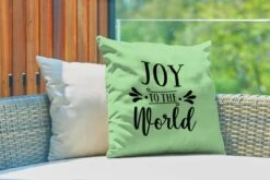 Coussins D'extérieur - Jardin - Citation De Noël Joy Au Monde Sur Fond Vert - 50x50 Cm -Jingle Bells Boutique 1200x800 2087