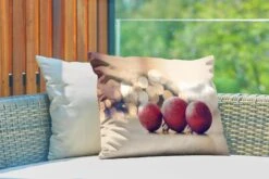 Coussins D'extérieur - Jardin - Trois Boules De Noël Rouges Et Lumières De Noël - 60x40 Cm -Jingle Bells Boutique 1200x800 2123